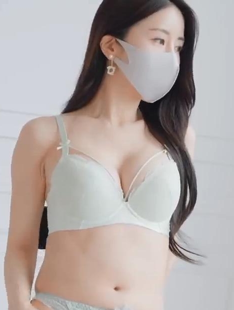 传奇身材×高腰包臀连衣裙玫瑰蕾丝内衣模特直拍